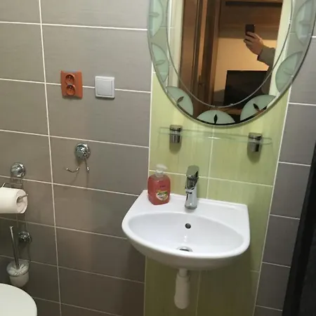Harrys Motel, Klima! 2*