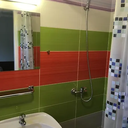 Harrys Motel, Klima! 2*