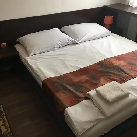 Harrys Motel, Klima! Komárno