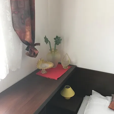 Harrys Motel, Klima! モーテル 2*