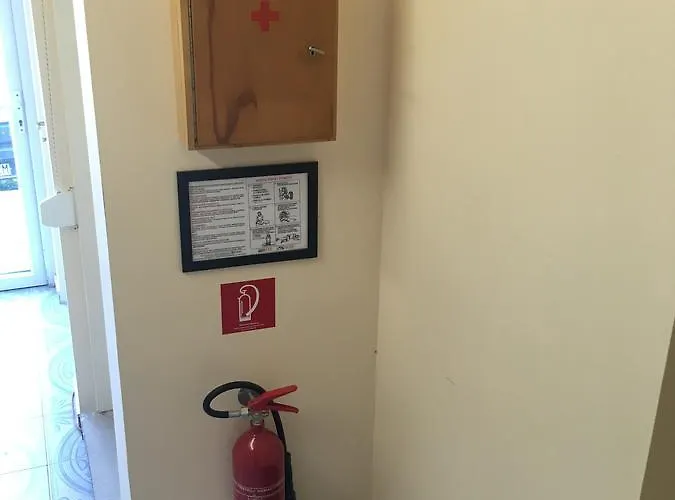 Harrys 2* Révkomárom