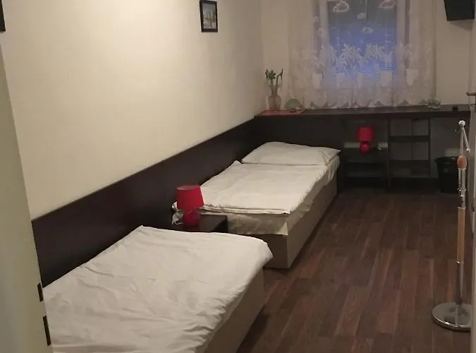 Harrys 2* Révkomárom